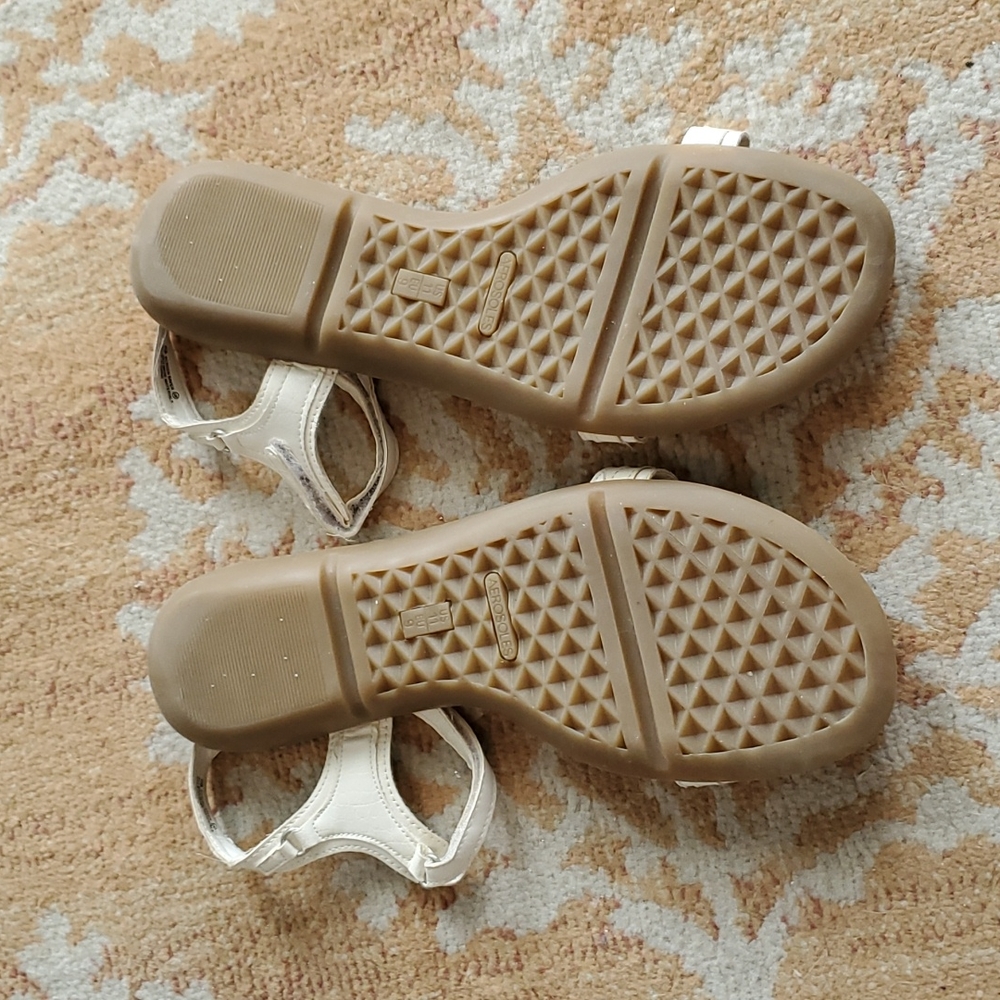 Sandals - Picture 2 of 4